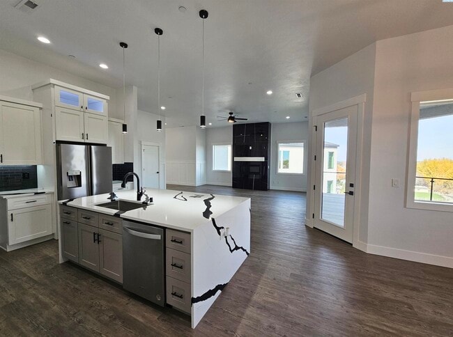 Photo - Rambler/Basement with Territorial Views
