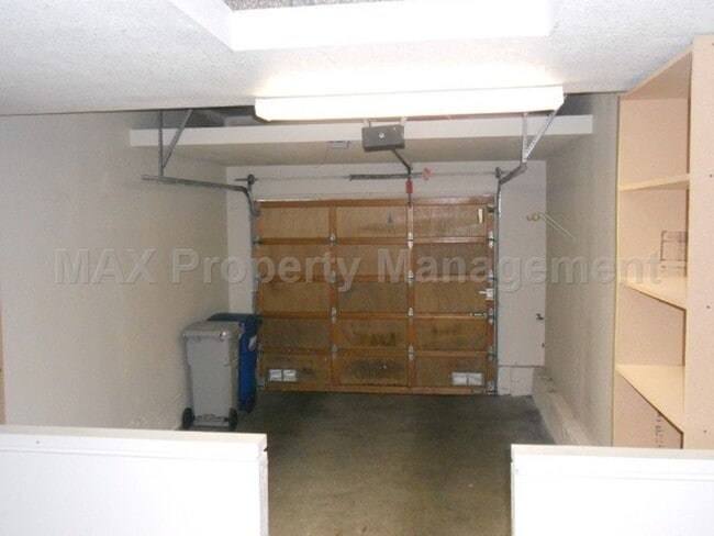 Photo - Available now 2 Bedrooms 2 Bathrooms Townh...