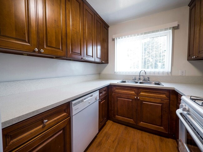 Photo - 1936 Corning St