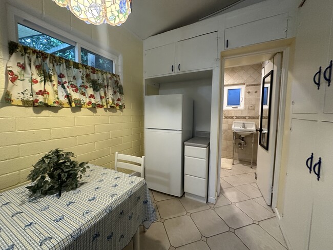 325A Valle Vista Ave