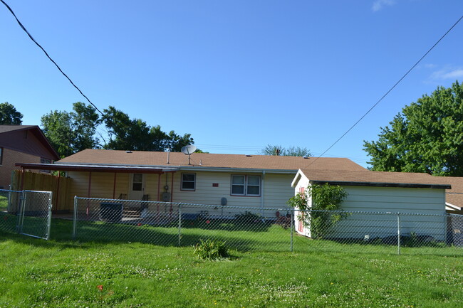 Photo - Nice 3-4 Br, 2 Bath Ranch style home, fenced in yard, garage, patio, full basement