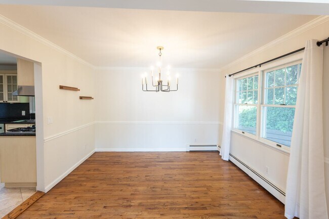 Photo - 19 Maurice Ln