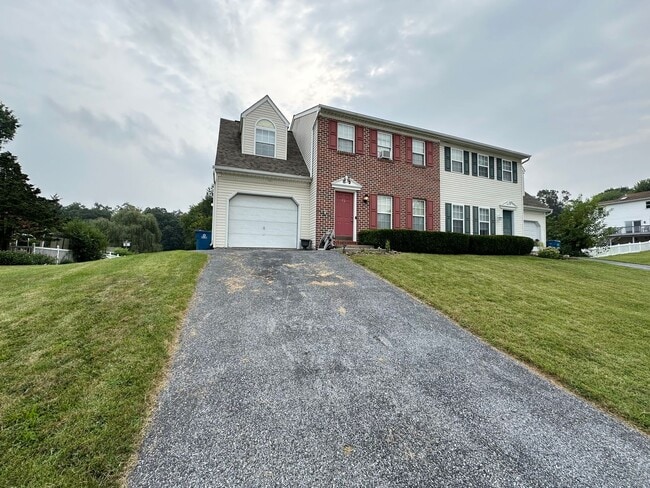 Photo - 3 Bedroom 1.5 Bathroom in Elizabethtown!