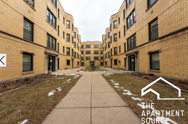 Photo - 3817 N Greenview Ave Unit 3