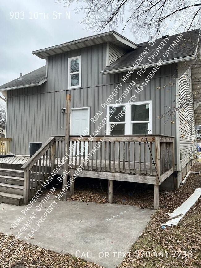 Photo - 903 10th St N