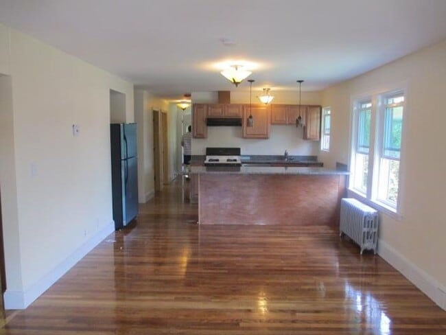 Building Photo - Renovated 4 bed/2 bath in Brighton available for a September 1st move-in