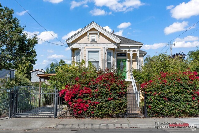 Building Photo - 2947 Myrtle St Rental