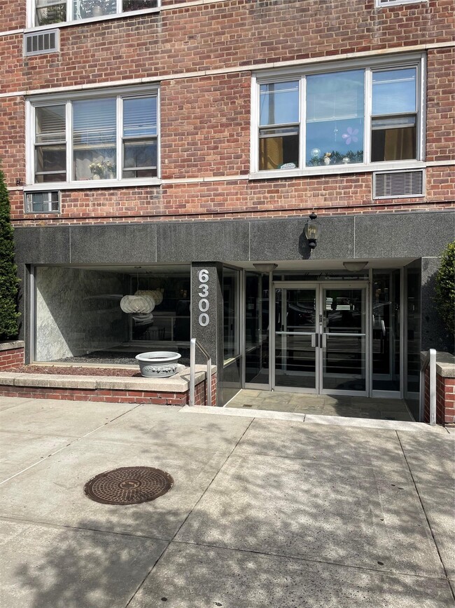 Photo - 6300 Riverdale Ave Unidad 4E Rental