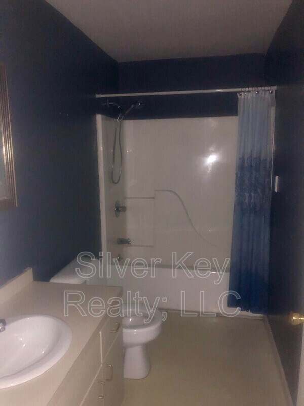 217 E Washington Ave Unit F
