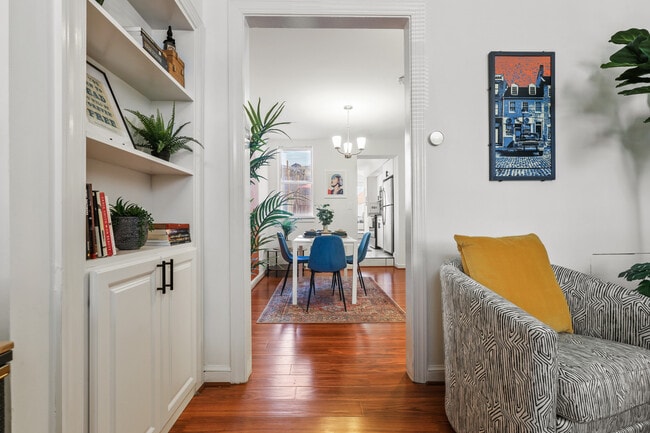 Photo - 433 S Dallas St