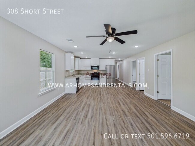 Photo - 308 Short St