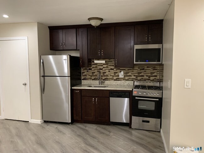 Photo - 124 Biruta St Unit A2
