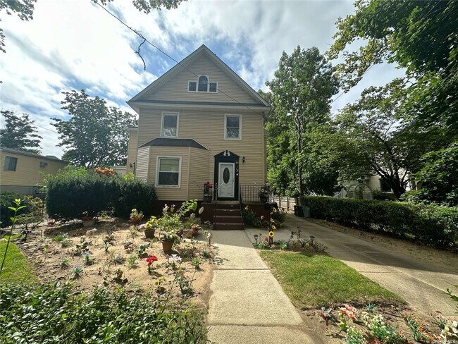 44 Sherman St 2nd Fl  
