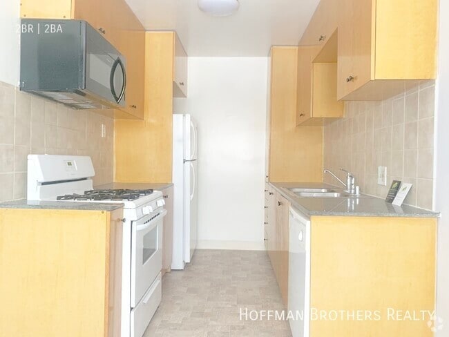 Building Photo - 2313 S Bentley Ave Unit 4 Rental