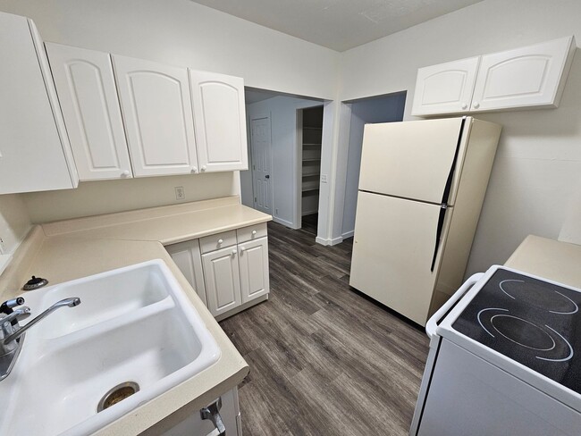 Photo - 604 Adams Ave Unit Apt B