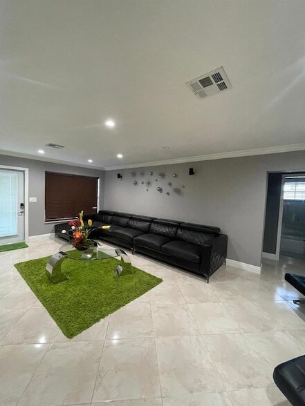 Photo - 584 Vossler Ave House