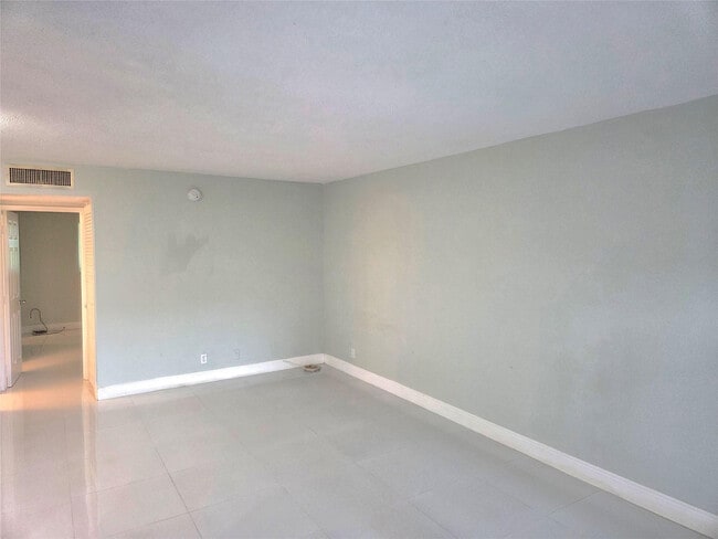 Photo - 1971 SE 5th Ct Unit 105E