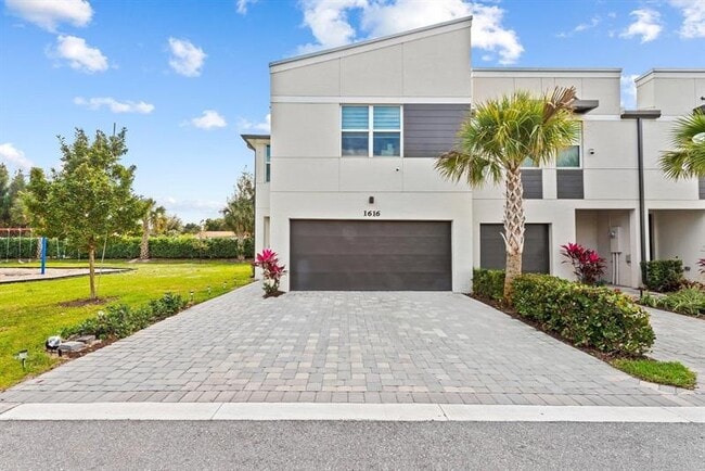 Photo - 1616 Lindley St Townhome