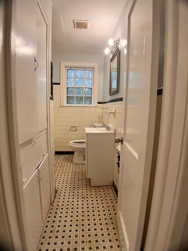 2218 Palmetto St Unit 2218 Palmetto