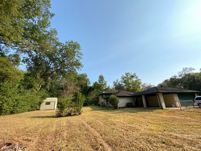 Building Photo - 410 Cordell St