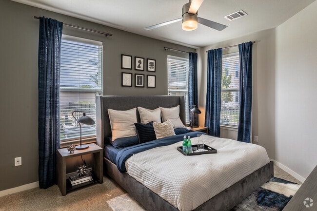2BR, 2BA - 1132SF