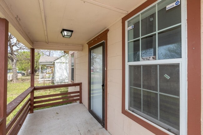 Photo - SECTION 8 WELCOME - NEWLY RESTORED - 2 BED...