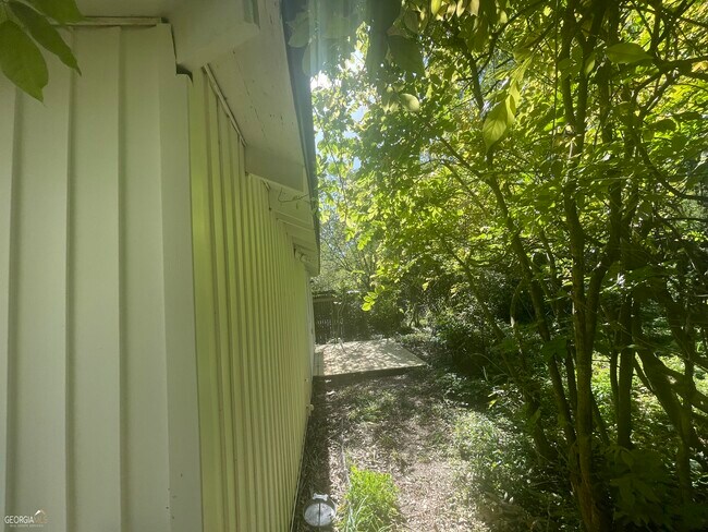 Photo - 1750 Linwood Ave