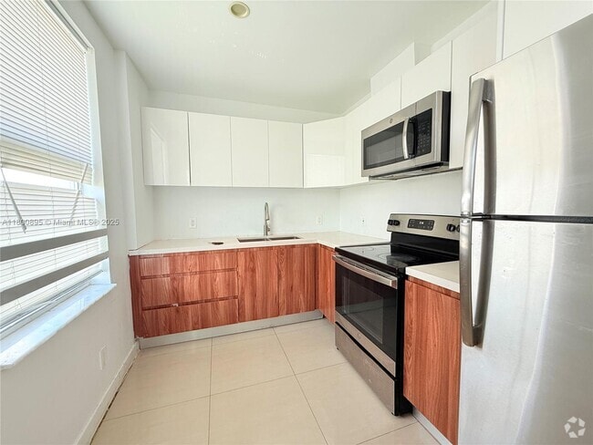 Building Photo - 924 Marseille Dr Unit 38 Rental
