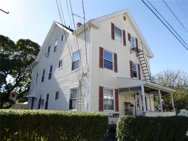 Building Photo - 194 Francis Ave