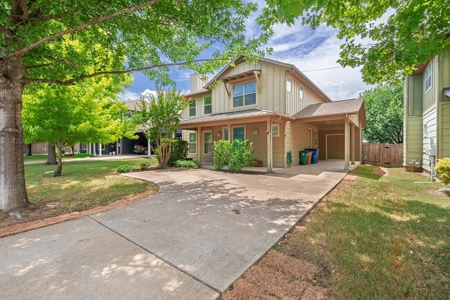 Beloved 3 Bedroom, 2.5 Bath Home in Brentwood - Beloved 3 Bedroom, 2.5 Bath Home in Brentwood
