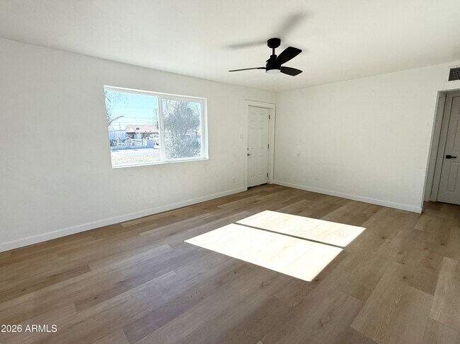 Photo - 3244 E Harvard St