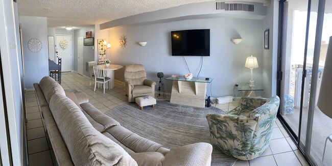 Building Photo - 100 S Berkley Sq Unit 18L