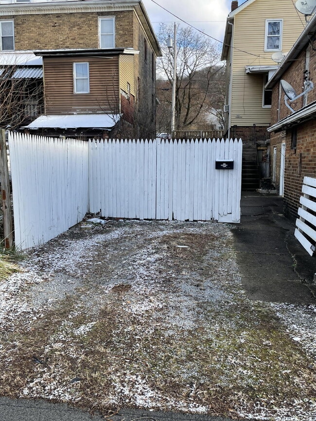 Photo - 456 Woodlane Ave