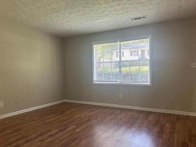 Photo - 1015 Cedar Ave Unidad 2