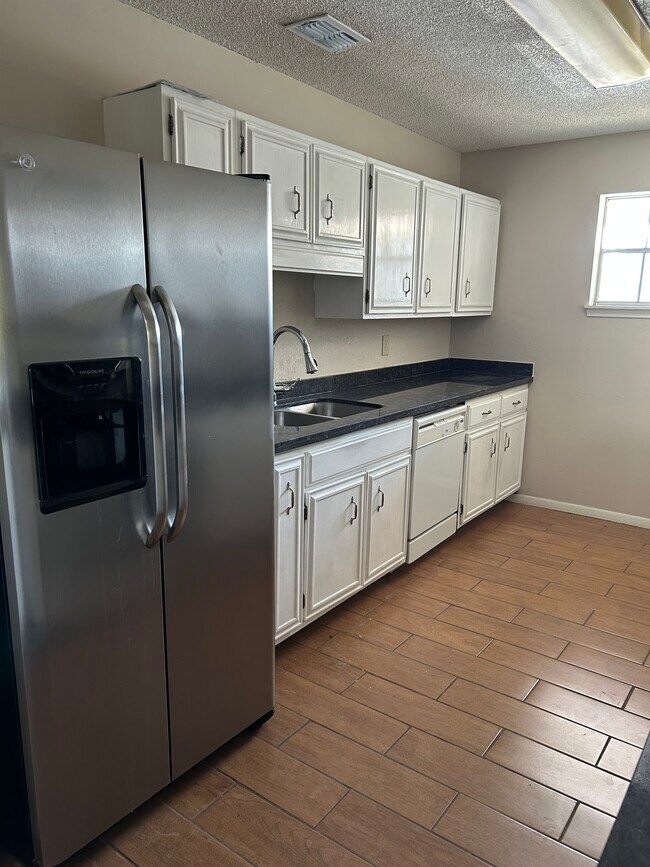 Photo - 700 W Fern Ave Unit 22