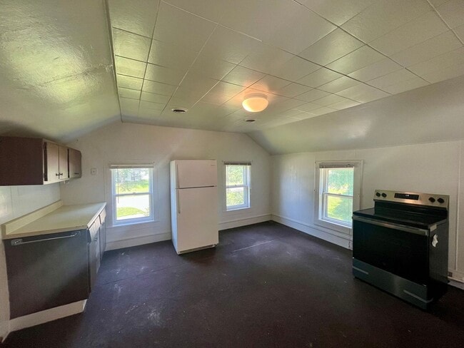 Building Photo - 350 Water St Unit Upper Rental