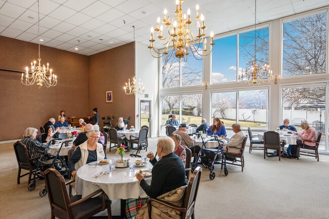 Refectorio - Cove Point Retirement - Independent Living