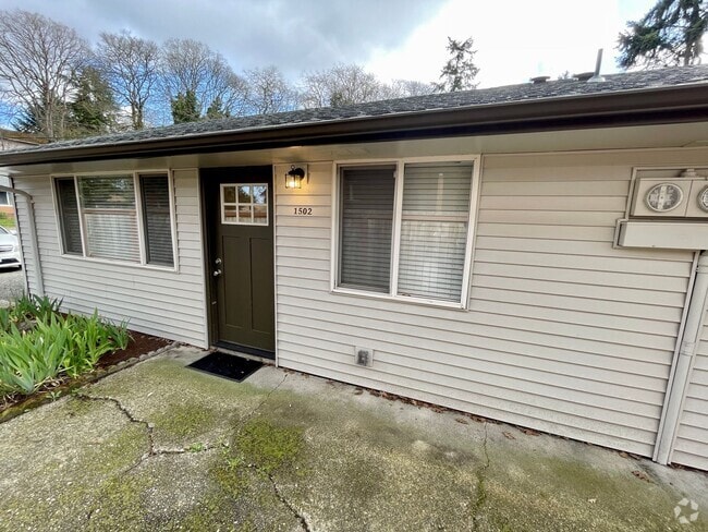 Building Photo - 3250 Unit A Rental
