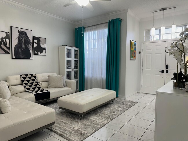 Photo - 717 Lake Wellington Dr