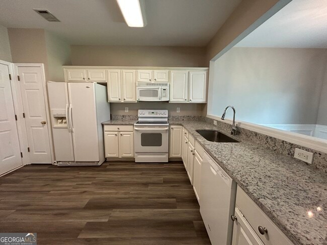 Photo - 226 Regent Square