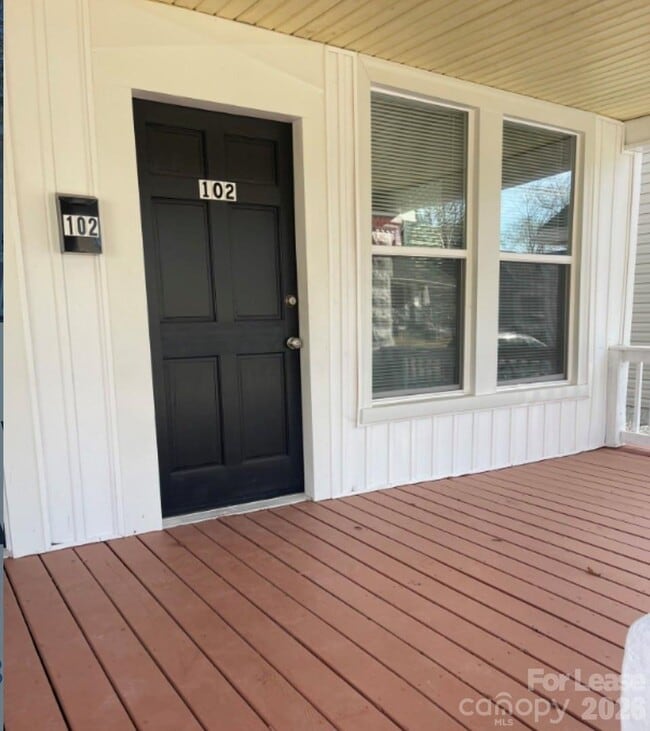 Photo - 711 S Jackson St Unit 102