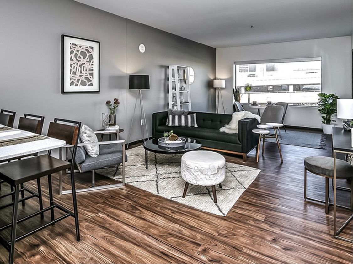 Building Photo - Open Living Room & Dining Room Space