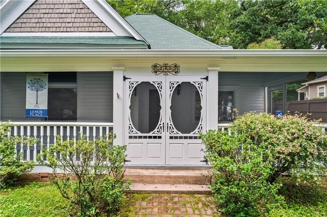 Photo - 240 Melrose Ave