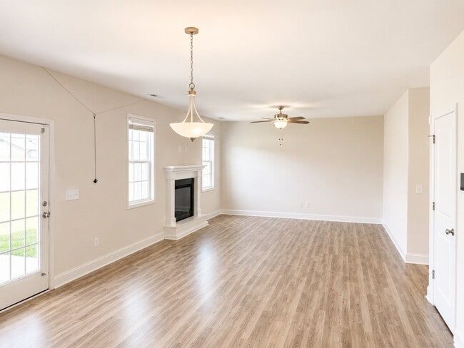 2120 Lunsford Dr