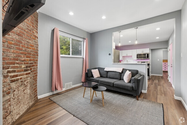 2BR, 1BA - 700SF - Living Room - 3932 Vinceton St.