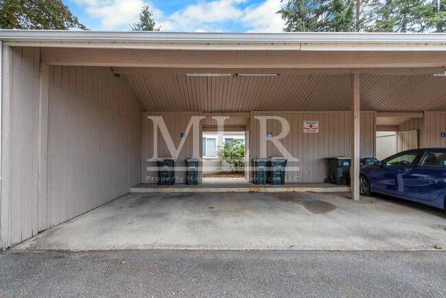 Photo - Modern Comfort in Tumwater – Renovated Ups... Unit 2