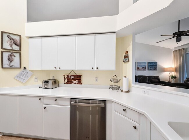 Photo - 3-bedroom condo available in Flamingo Fairways II