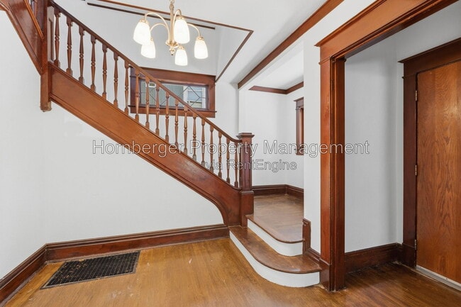 Photo - 1128 W Spofford Ave