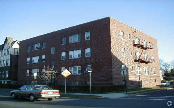 Queen Anne - Queen Anne Apartments