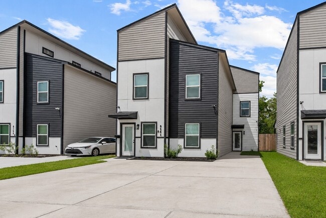 Building Photo - 8161 Tate St Unit B